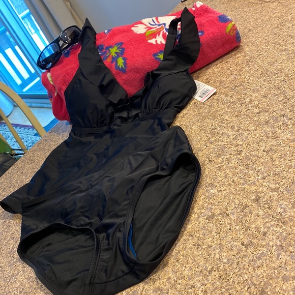 Dkny Other - NWT DKNY Black 2 Piece Tankini Removable Soft Cups Small Full Coverage Bottom